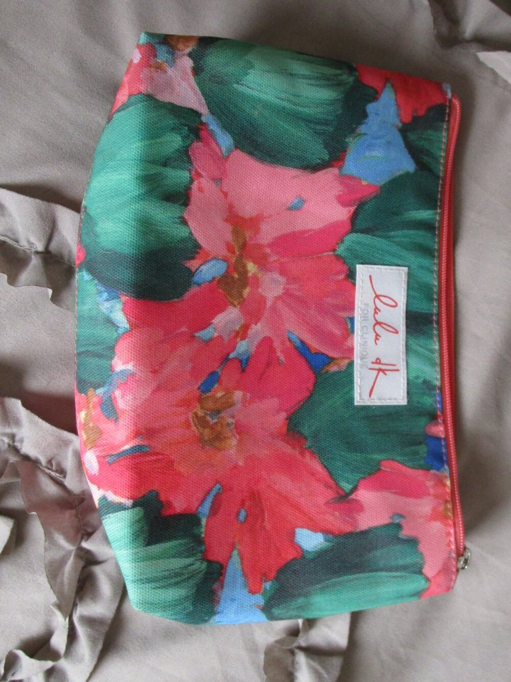 new cosmetic travel bag